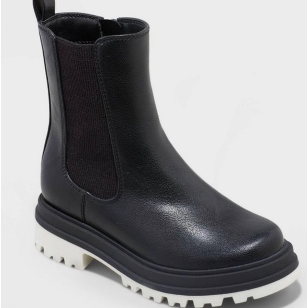 Art Class Lug Sole Boots